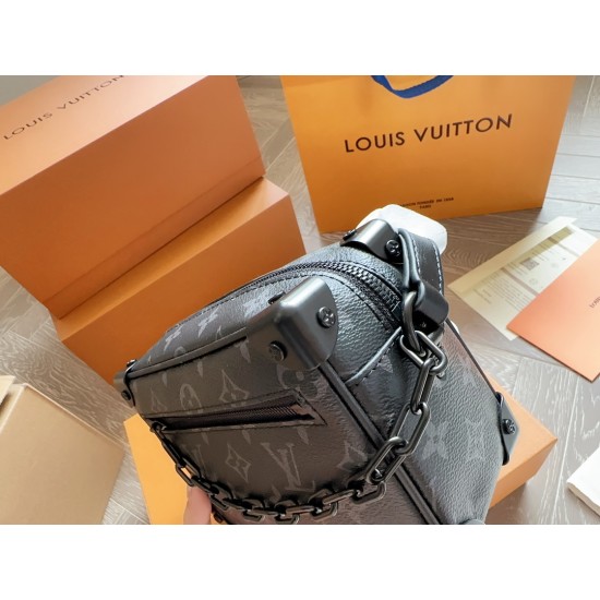 LV Petite Malle