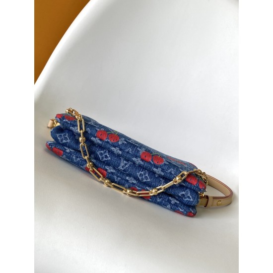 LV Coussin