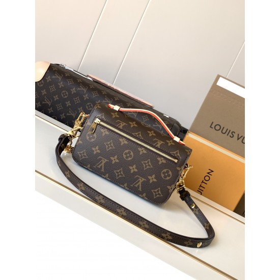 LV Pochette