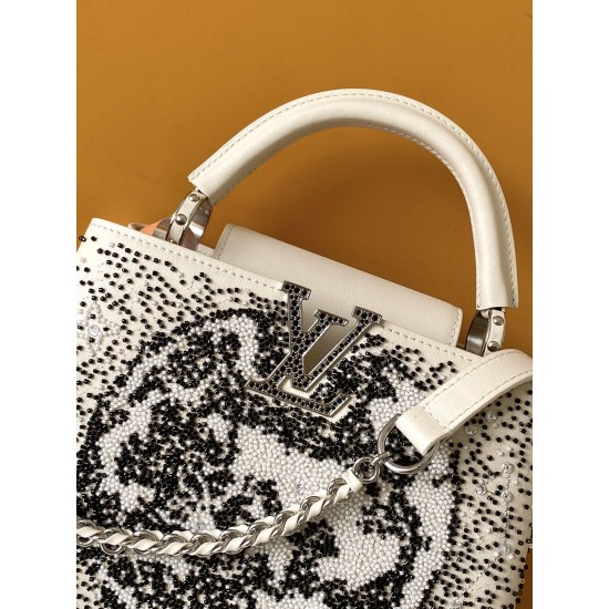 LV Capucines