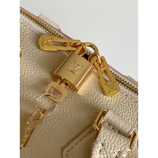 【加强版】Speedy Bandoulire 20 手袋 M14291 奶杏色（提花）焕新品牌经典 Monogram Empreinte 皮革，以相同色调勾勒图案轮廓，再以条纹内衬、耀目挂锁和可拆卸链条丰富细节。紧凑构型可容纳日常所需，手提或斜挎皆宜。尺寸： 13.5 x 12 x 20.5 厘米
