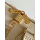 【加强版】Speedy Bandoulire 20 手袋 M14291 奶杏色（提花）焕新品牌经典 Monogram Empreinte 皮革，以相同色调勾勒图案轮廓，再以条纹内衬、耀目挂锁和可拆卸链条丰富细节。紧凑构型可容纳日常所需，手提或斜挎皆宜。尺寸： 13.5 x 12 x 20.5 厘米