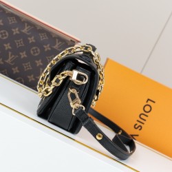LV Pochette