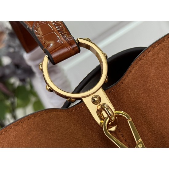LV Capucines