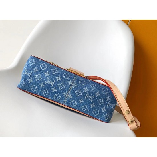 顶级品质 M13319蓝色 丹宁牛仔链条包大号达芙妮 LV X TM DAUPHINE SOFT 手袋 本款Dauphine Soft大号手袋选用棉质丹宁织就 Monogram 图案，经漂白和砂洗后呈现复古风范。牛皮革饰边定格经典韵致，耀目LV锁扣于正面标注品牌身份，拉链内袋再添功能考量。尺寸：2820x11厘米。