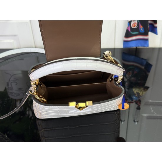 LV Capucines