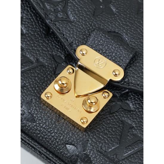 LV Pochette