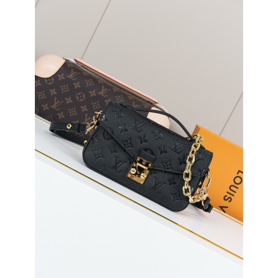 LV Pochette
