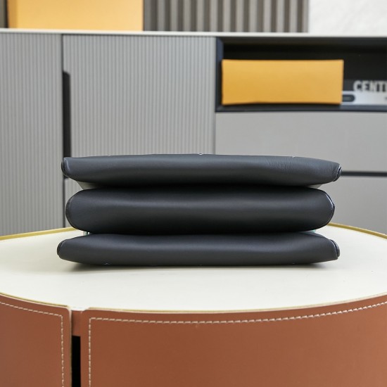 LV Coussin
