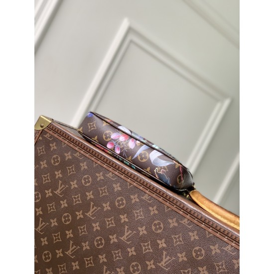 LV Pochette