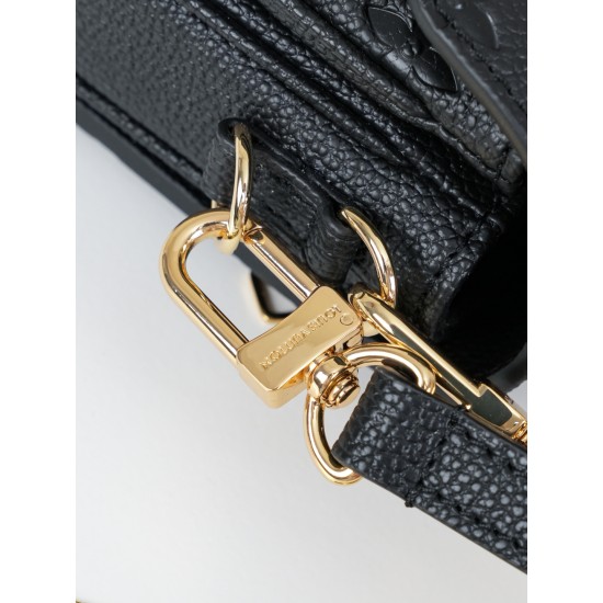 LV Pochette