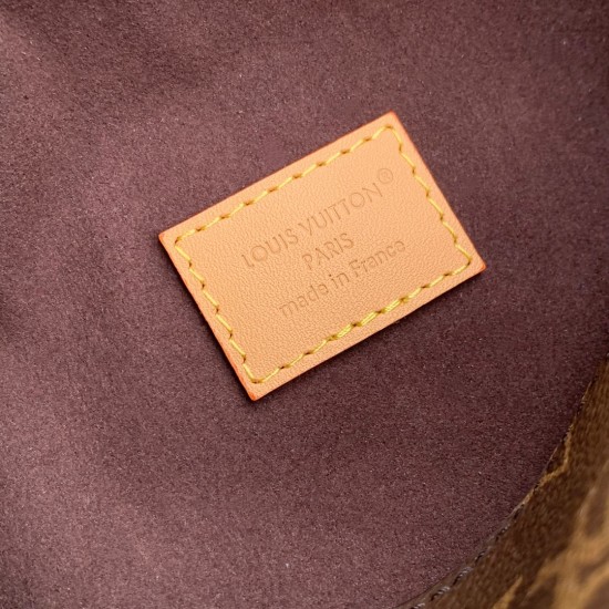 LV Pochette