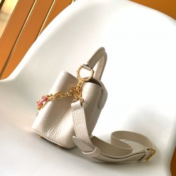 LV Capucines