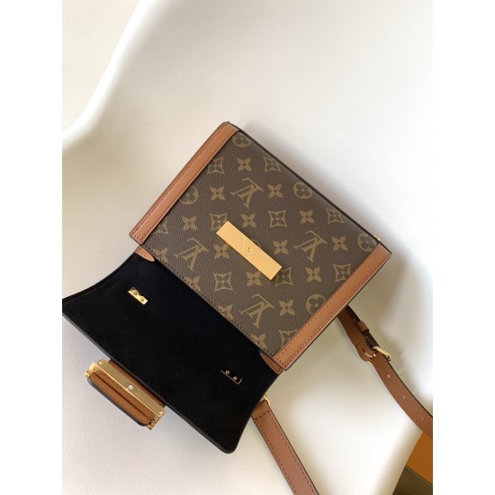 p DAUPHINE CAPITALE 手袋新款 M46751 Dauphine Capitale 手袋融合 Monogram 和 Monogram Reverse 涂层帆布，老花黄花拼色达芙妮凯莉包oo[握手][握手]搭配牛皮革饰边。梯形设计流露复古气息，加长版 LV磁扣点睛别致细节。尺寸：17.5x17.5x9厘米（长度x高x宽）