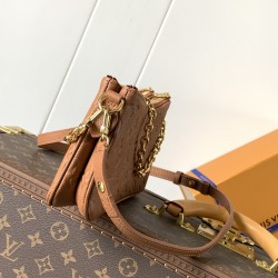 LV Pochette