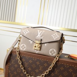 LV Pochette
