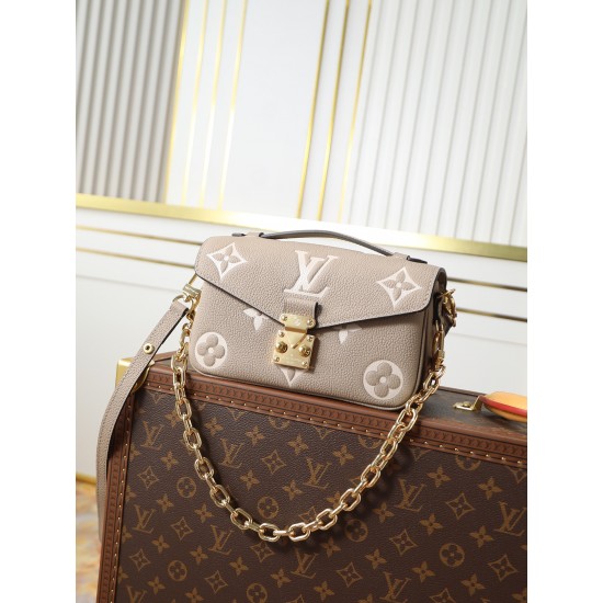LV Pochette