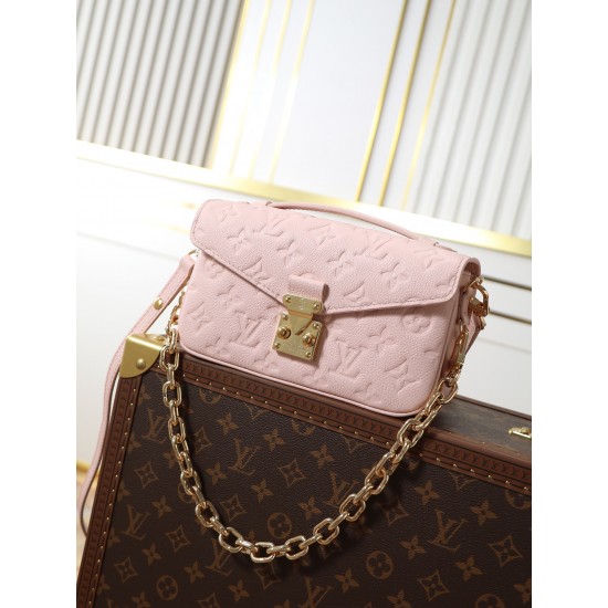 LV Pochette