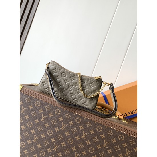 LV Pochette