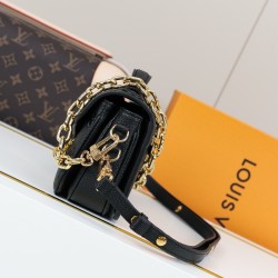 LV Pochette