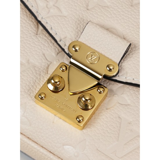 LV Pochette