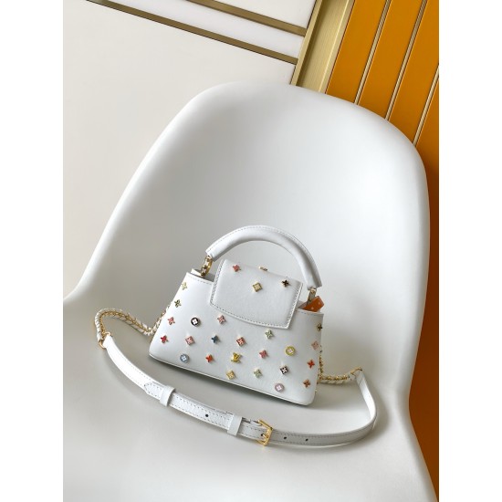 LV Capucines