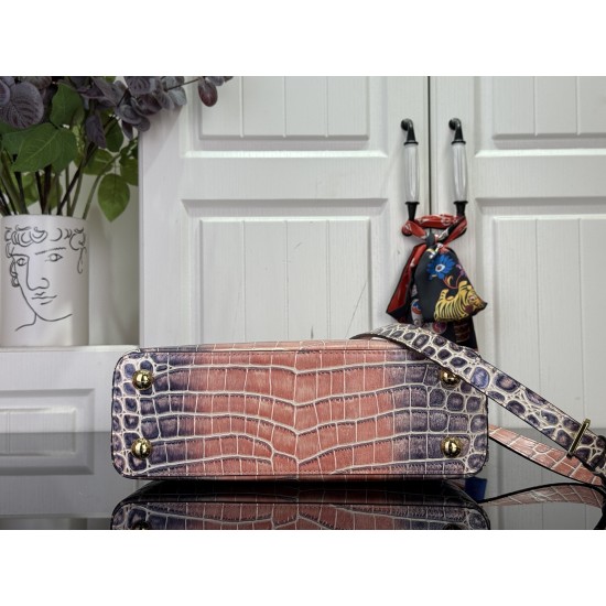 LV Capucines