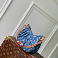 LV Pochette