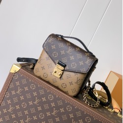 LV Pochette