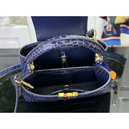 LV Capucines