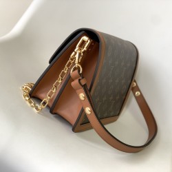 新版五金 M45958中号手袋 路易威登经典 Dauphine 手袋系列新作：来自 2019 早春系列，出自女装艺术总监 Nicolas Ghesquire 之手的改良版设计。将 Monogram 帆布与 Monogram Reverse 帆布相结合，配有链带与磁扣，以摩登风格展现品牌传统，尽显路易威登时尚禀赋。尺寸：25.0 x 17.0 x 10.5 厘米 (长 x 高 x 宽)