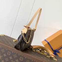 LV Pochette