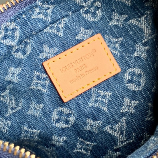 LV Pochette