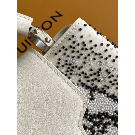 LV Capucines