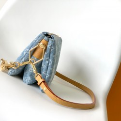 LV Coussin