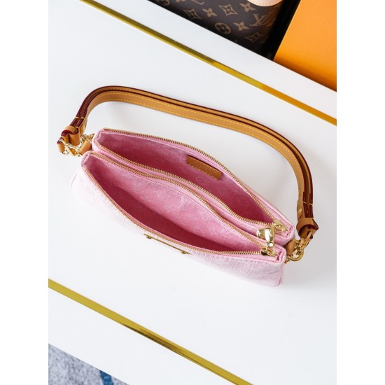 LV Pochette