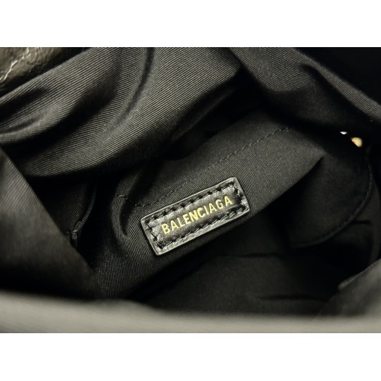 Balenciaga More ←
