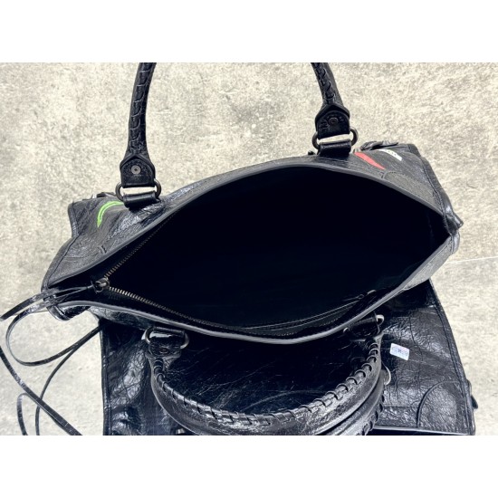 Balenciaga Le Cagole