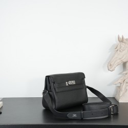 HERMÈS More