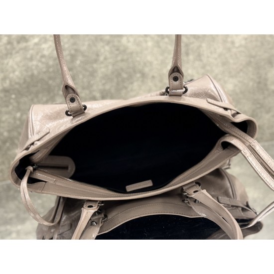 Balenciaga Le Cagole
