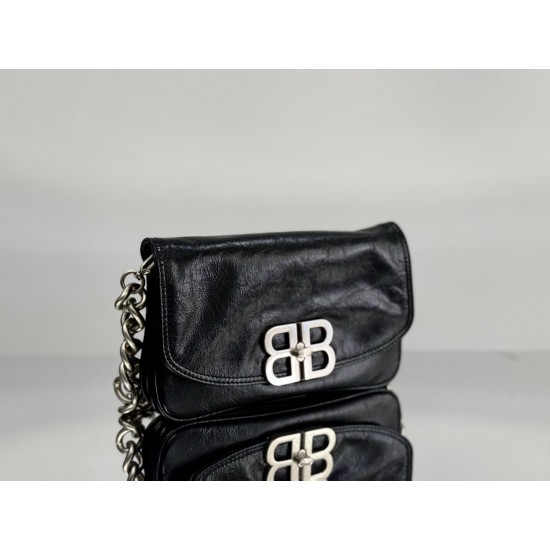 Balenciaga More ←
