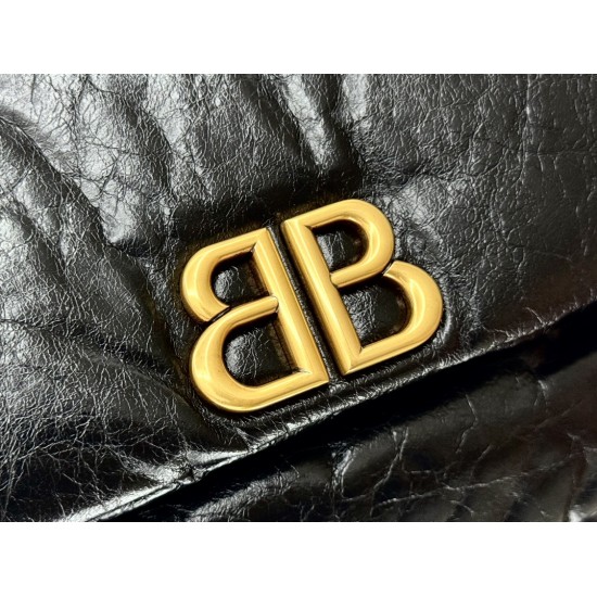 Balenciaga More ←