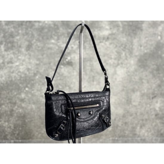 Balenciaga Le Cagole