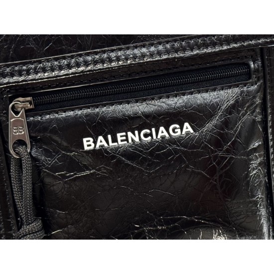 Balenciaga More ←