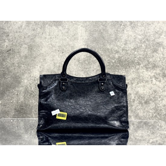 Balenciaga Le Cagole