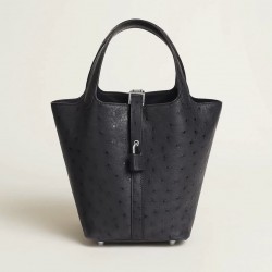 Style：Picotin lockColour：89黑色Size：18cmLeather：ostrichHardware：sliver菜篮18cm，南非进口KK/黑色鸵鸟皮，银扣，高级全手工专属定制‼️