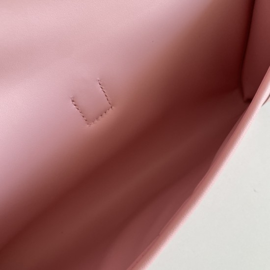 HERMÈS Clutchs