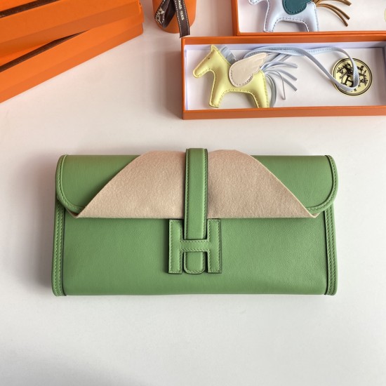 HERMÈS Clutchs