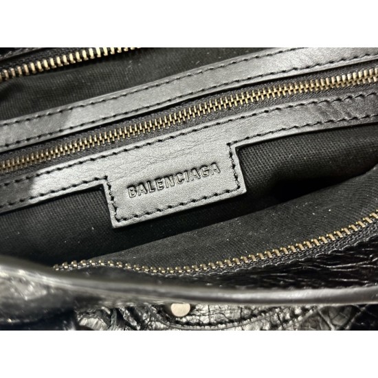 Balenciaga Le Cagole