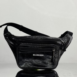 Balenciaga More ←